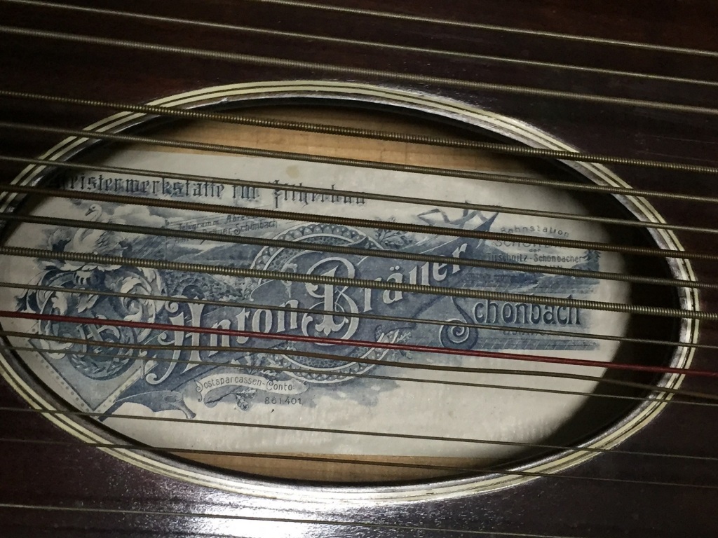 Zabytkowy walizkowy instrument strunowy 2130316553 oficjalne