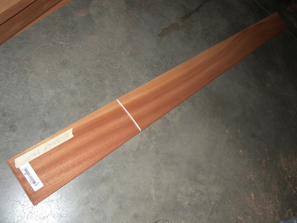 Obłóg mahoń sapeli grubość 1,5mm, MA07 powierzchnia 2,15 m.kw.