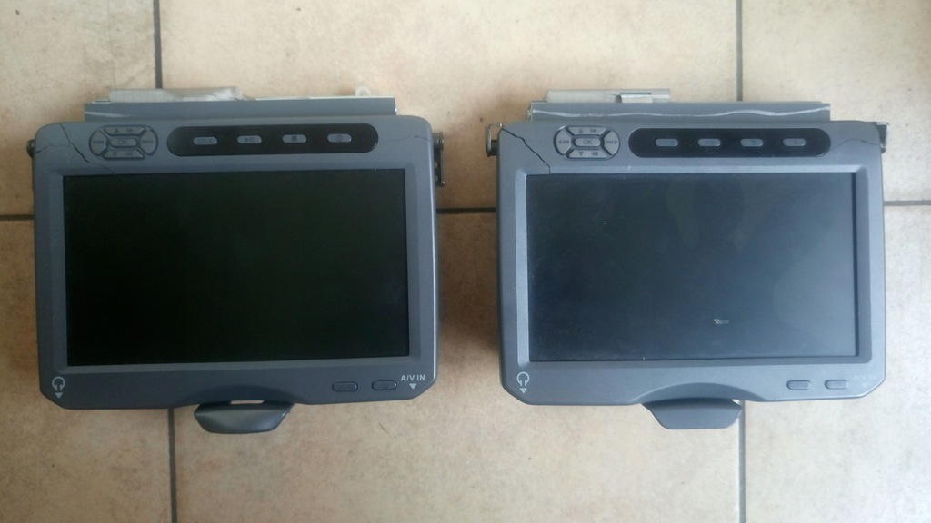 VOLVO MONITOR WYŚWIETLACZ DVD W ZAGŁÓWEK 7422684045