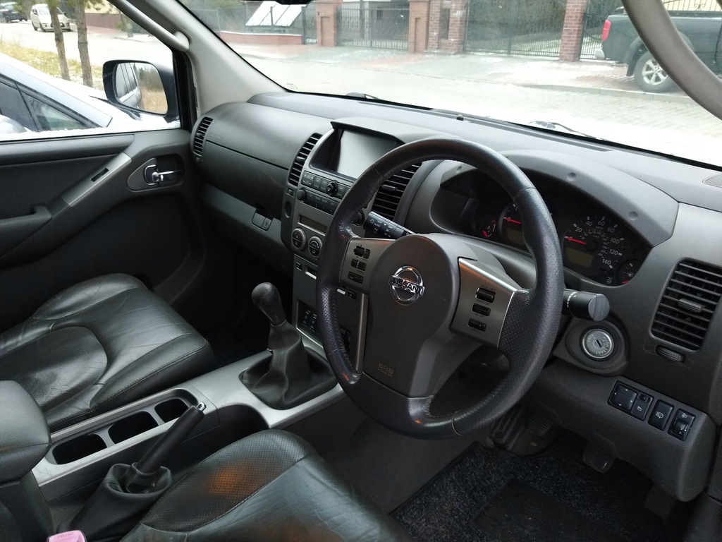 NISSAN NAVARA D40 2.5DCI 171KM 2006ROK DOWÓD V5C