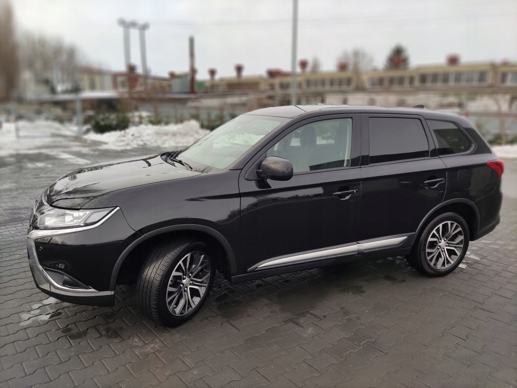 Mitsubishi Outlander 2.4 4x4 CVT 7 osobowy 10170417253