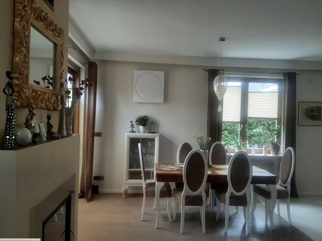 Dom, Bielany (gm.), 276 m²