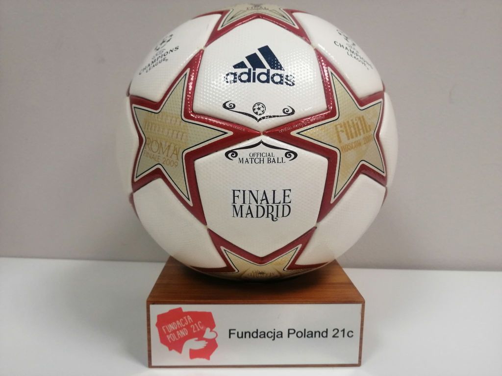 Piłka adidas - OFFICIAL MATCH BALL FINALE MADRID