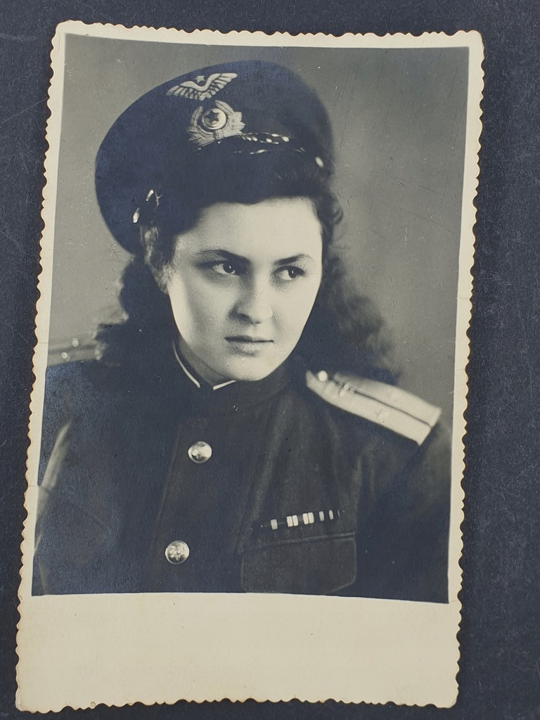 Kobieta lejtenant pilot sił powietrznych ZSRR weteranka odznaczona za II wś
