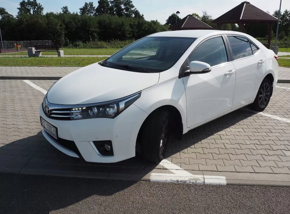 Toyota Corolla Benzyna, 2015 8832081250 oficjalne