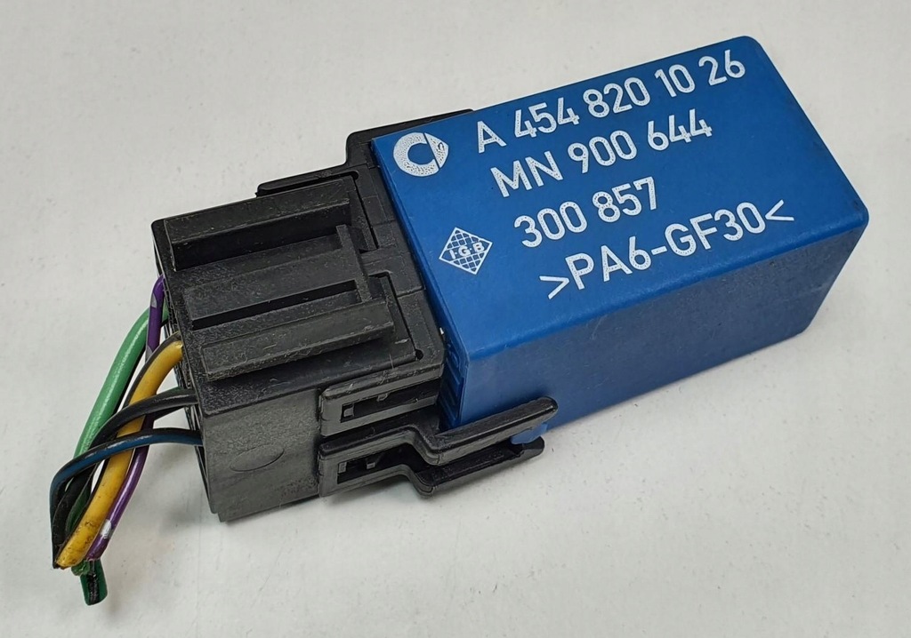 PRZEKAŹNIK SMART FORFOUR 454 A4548201026