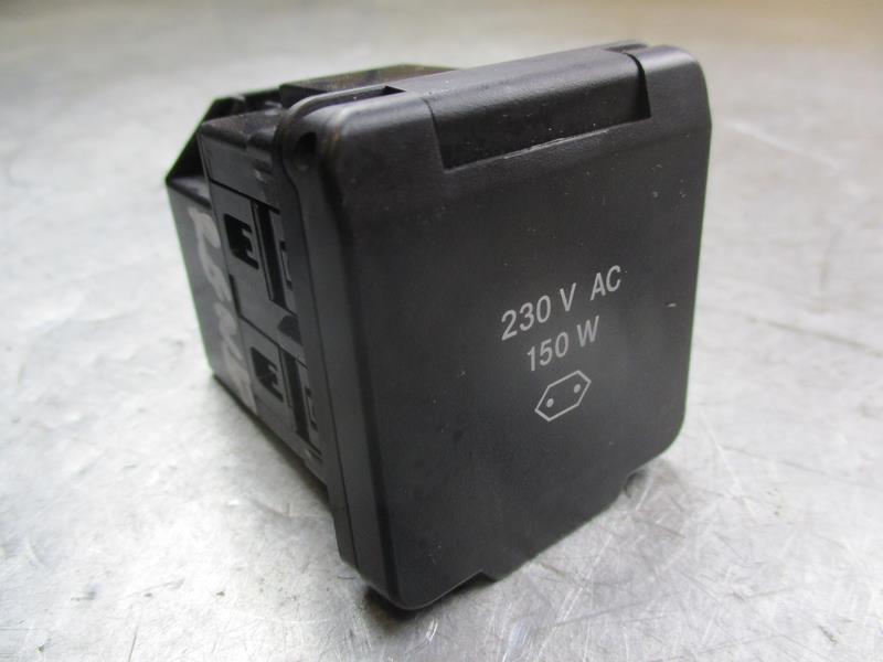 GNIAZDO ZAPALNICZKI 150W ORYGINA JEEP RENEGADE 16R