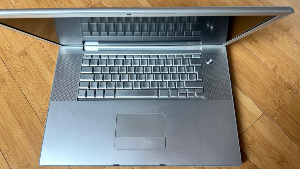 Apple MacBook Pro (17-inch, Late 2011) A1261 ! Uszkodzony / na części !