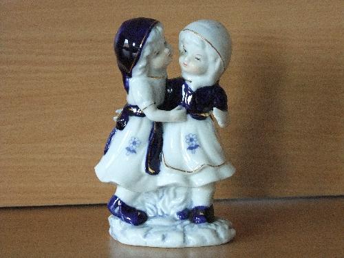 Figurka porcelanowa "Dzieci"