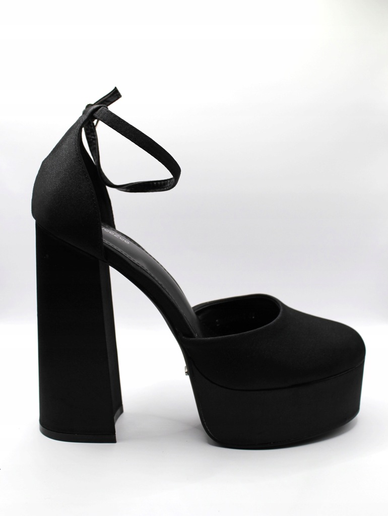 Deezee czarne wysokie obcasy na platformie Bratz style 41