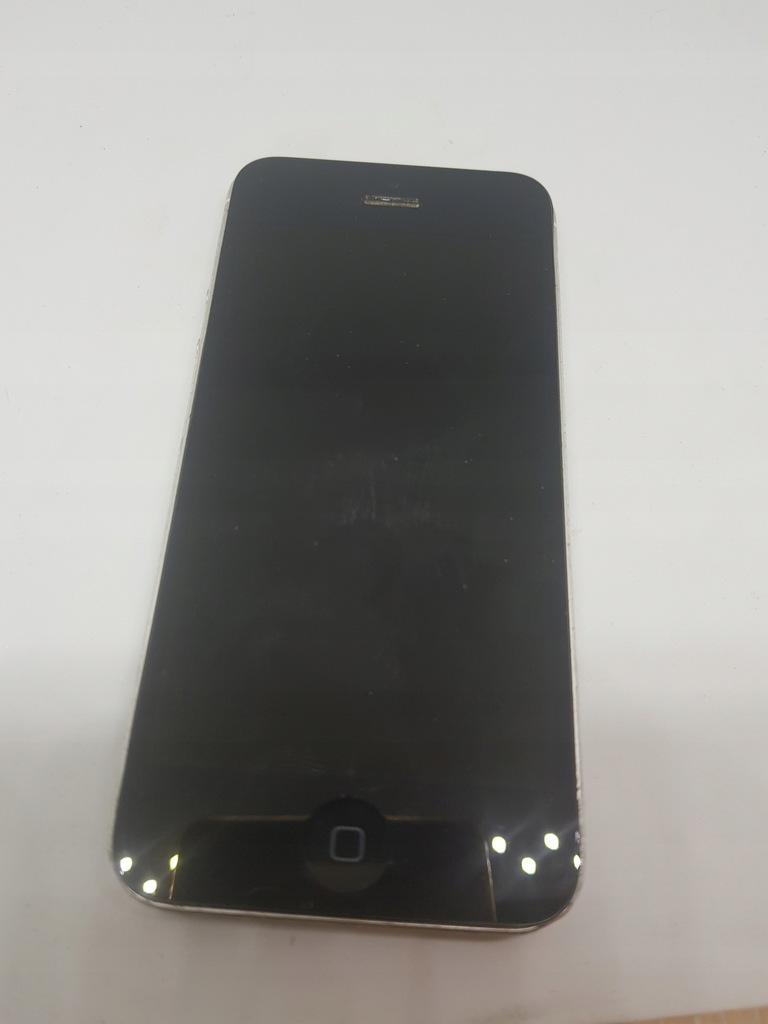 Smartfon Apple iPhone 5 srebrny 16 GB