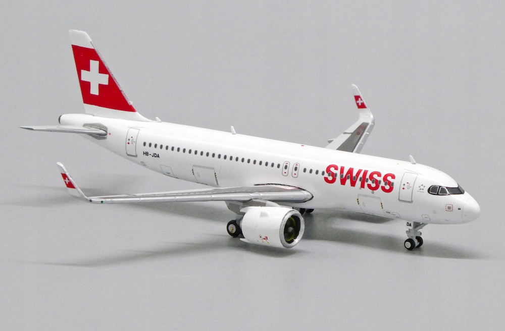 Model samolotu Airbus A320neo SWISS 1:400 HB-JDA