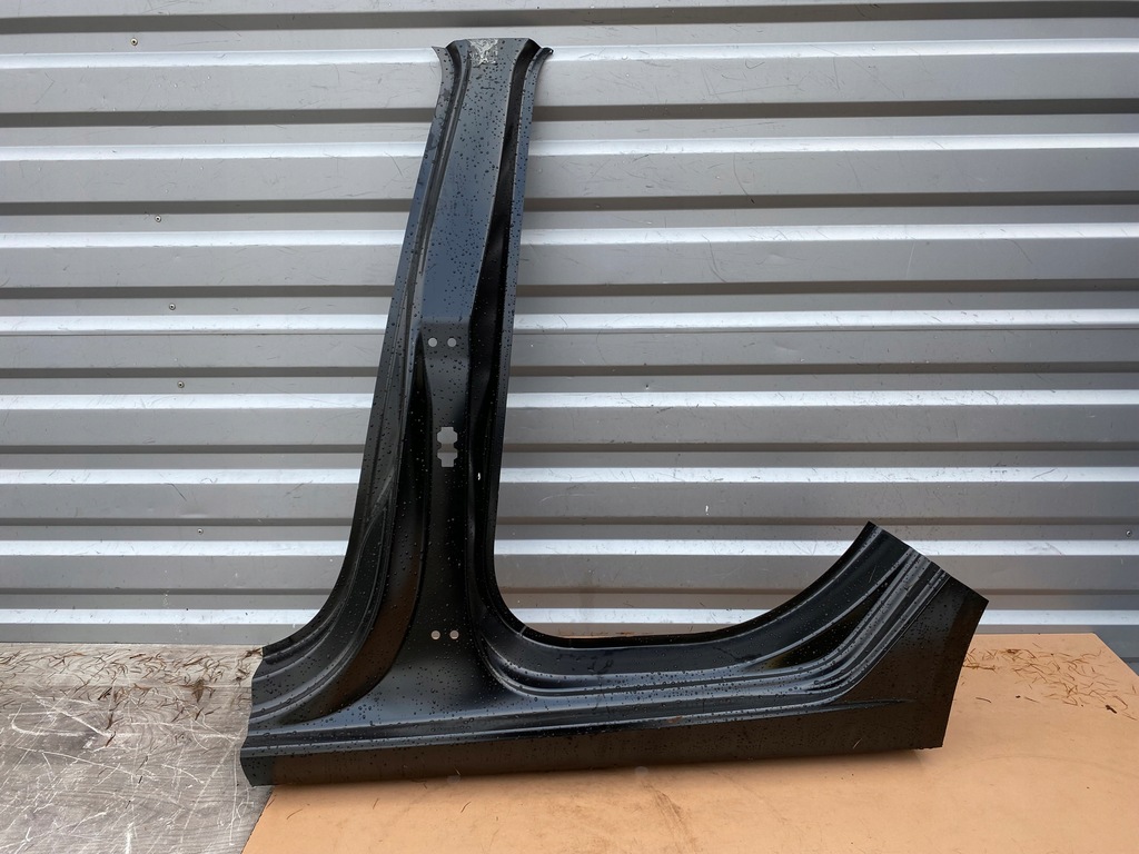 AUDI A3 8V SŁUPEK PRÓG TYLNY LEWY SPORTBACK 8V4809847