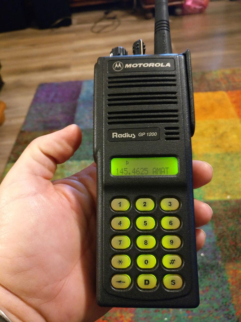 Motorola MT 2100 VHF 136-174 MHz 5 Watt 256 kan.