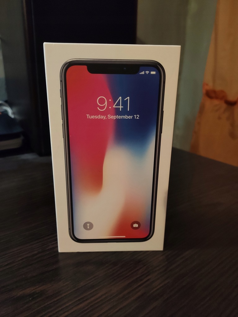 Smartfon Apple iPhone X 3/64 GB szary + Gratis