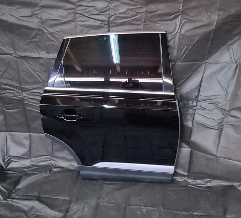 AUDI Q7 4M DRZWI PRAWY TYŁ KOMPLETNE - 13043192072 - oficjalne archiwum ...