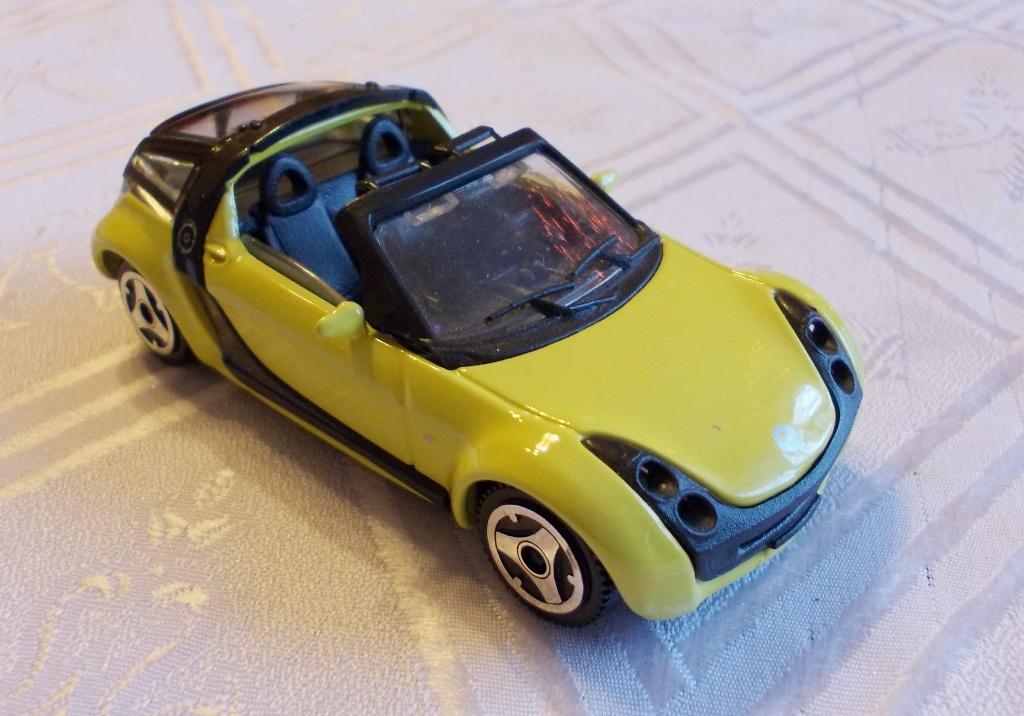 Smart Roadster Coupe 1:43 BURAGO