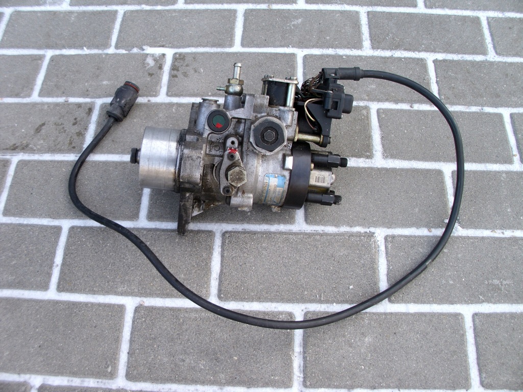Mercedes W202 LUCAS - pompa wtryskowa uszkodzona