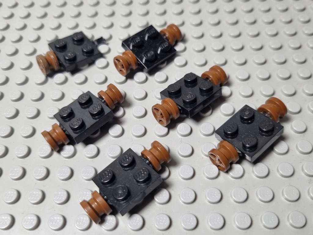 KLOCKI LEGO LEGOLAND VINTAGE ELEMENTY: PIRACI KOŁA ARMAT STATEK BRĄZOWE