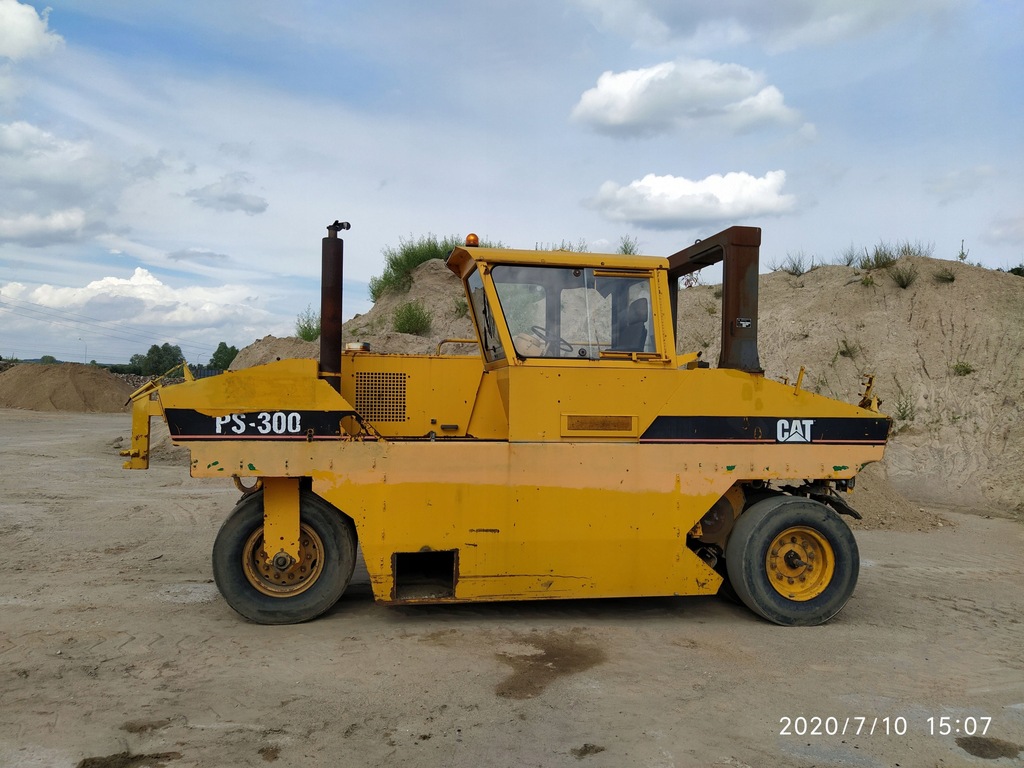 Walec drogowy Caterpillar PS-300