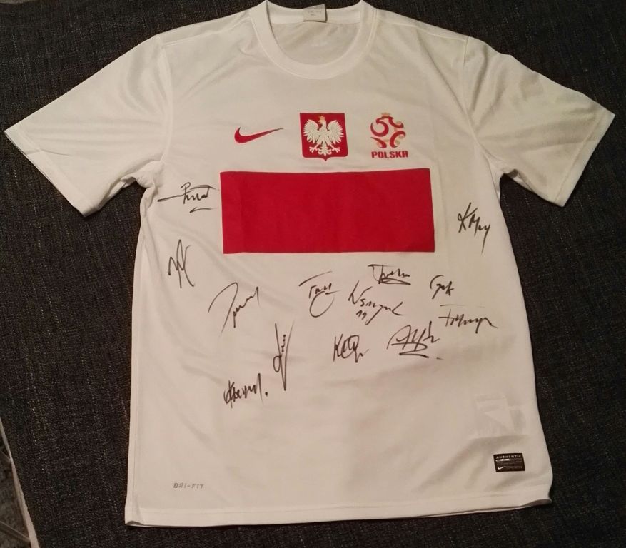 Koszulka z autografami reprezentantów Polski