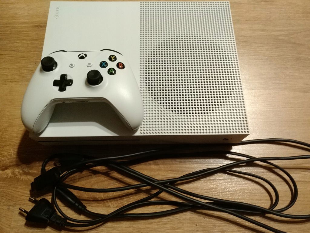 Konsola Xbox One S 1tb + Pad i Gra
