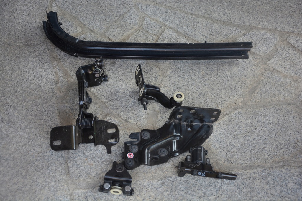 PROWADNICA ROLKI DRZWI PRAWY TYŁ B-MAX