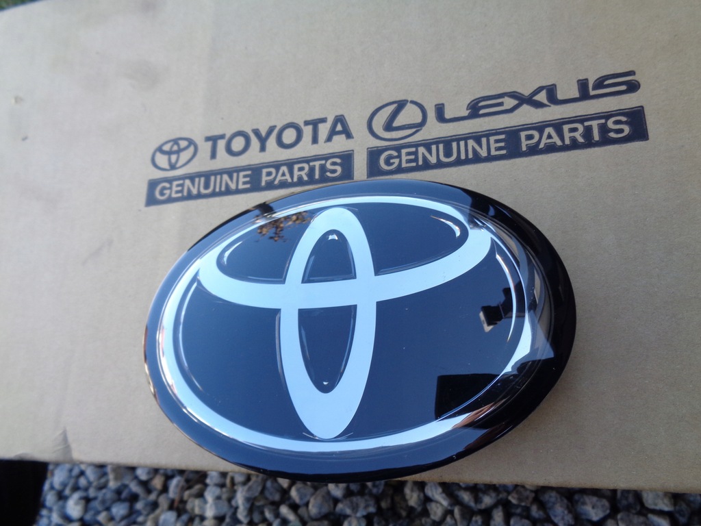 TOYOTA COROLLA E21 E210 ATRAPA LOGO EMBLEMAT RADAR