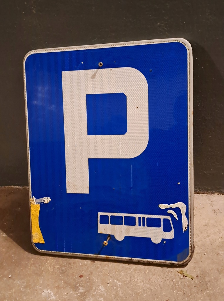 znak informacyjny parking d18 autokar autobus PARKING