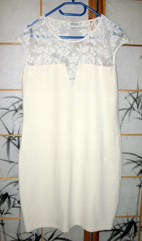 sukienka z koronkowym dekoltem Reserved XL 42
