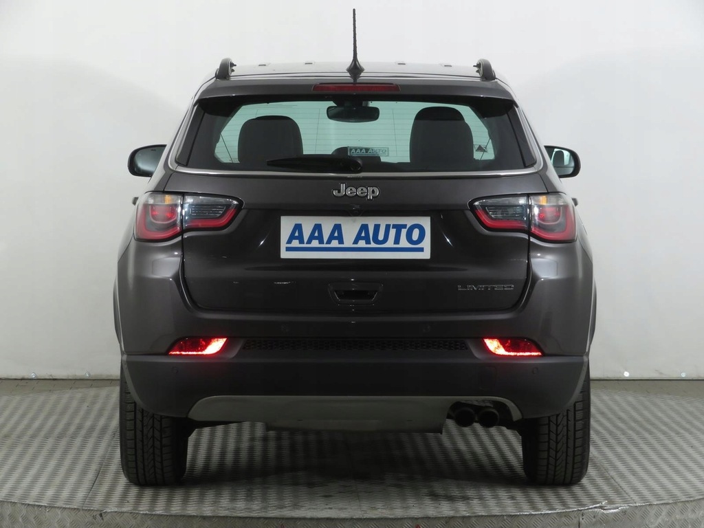 Купить Jeep Compass 1.4 MultiAir, Салон Польша: отзывы, фото, характеристики в интерне-магазине Aredi.ru