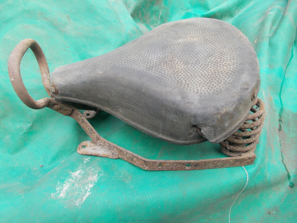 STARE SIODŁO DO MOTOCYKLA