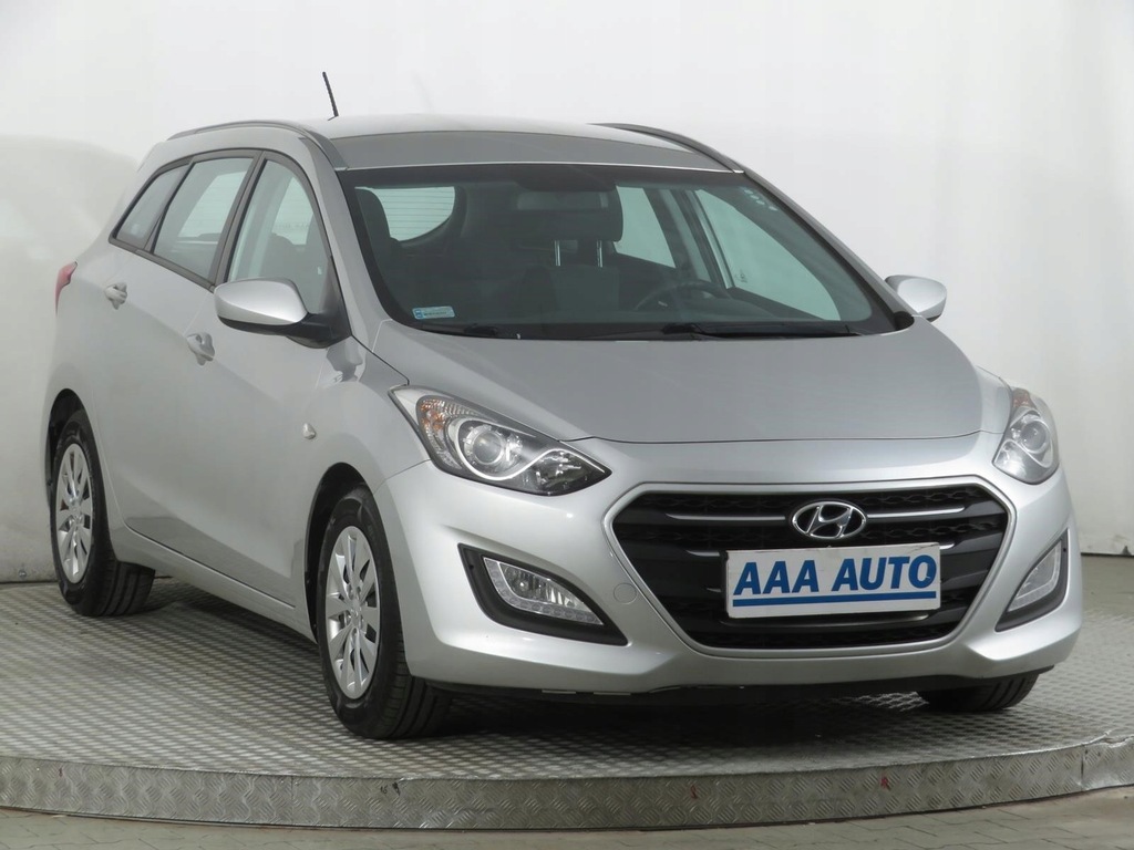 Купить Hyundai i30 1.4 CRDi, Салон Польша: отзывы, фото, характеристики в интерне-магазине Aredi.ru