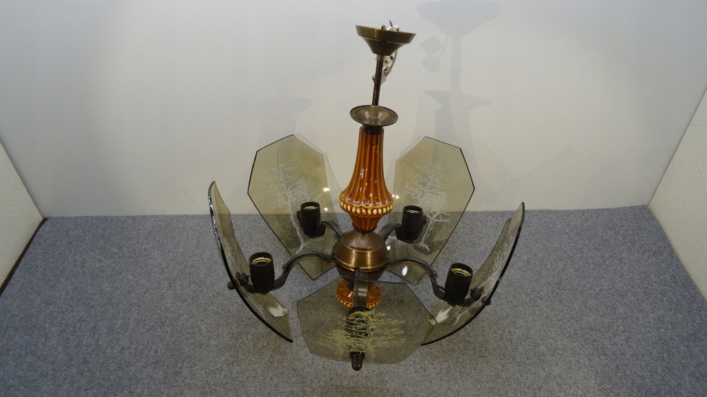 Lampa żyrandol wzór drzew na szklanych elementach