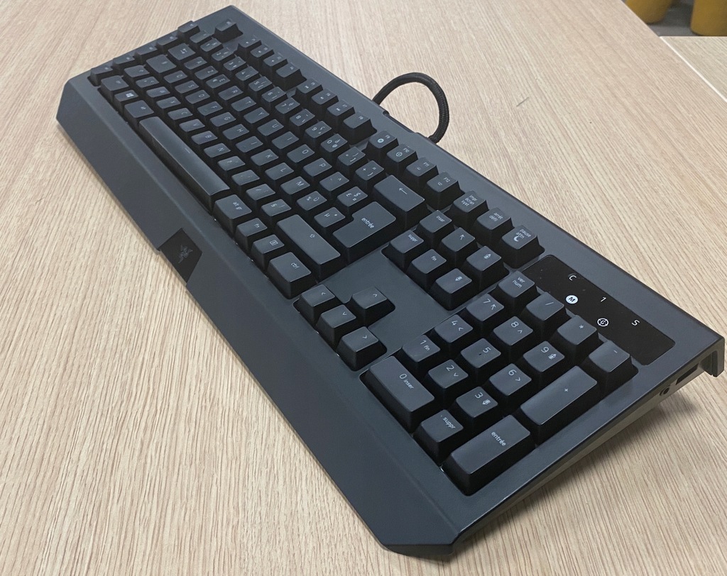 Купить Клавиатура Razer BlackWidow Chroma V2 RZ03-0203: отзывы, фото, характеристики в интерне-магазине Aredi.ru