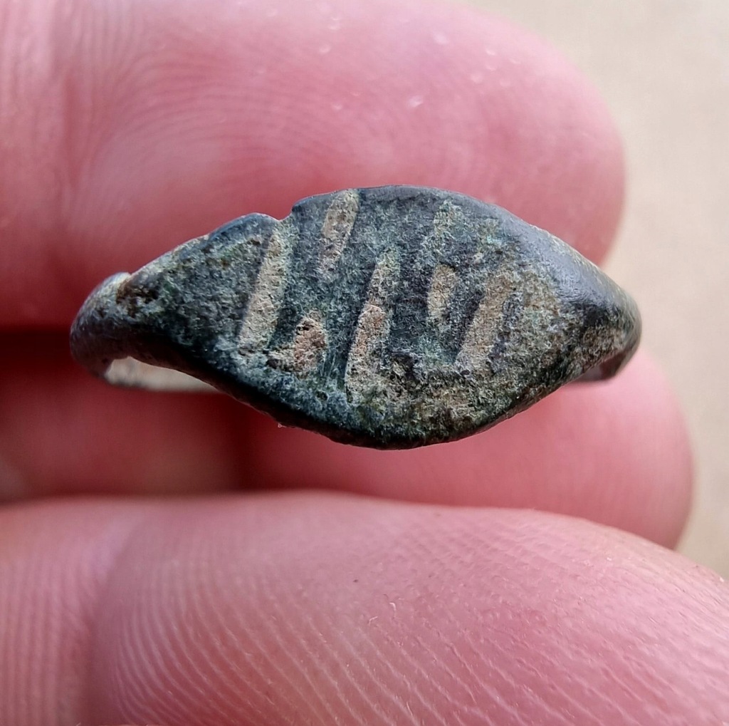 NumisMATI P112 Starożytny pierścień z brązu