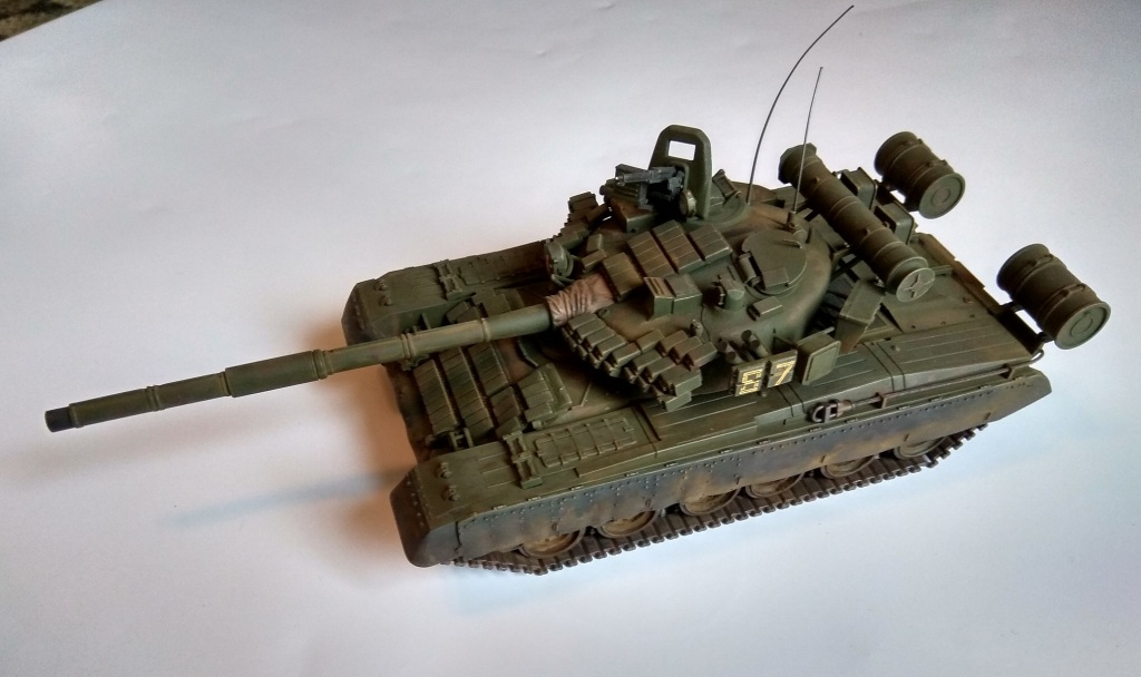 Plastikowy model czołgu T-80 w skali 1/35 WOŚP