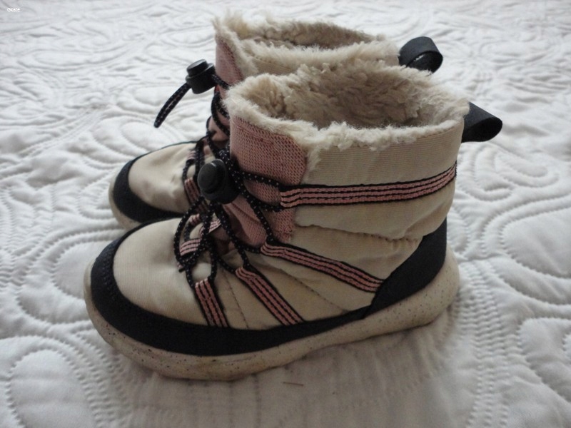 ZARA super buty dla dziecka na jesień/zimę r.24
