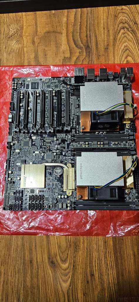 Płyta główna Asus Z10PE-D8 WS + 2x Intel Xeon E5 2620 V4 + 32GB RAM