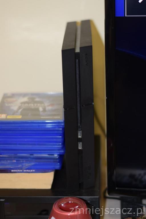 Konsola PS4 1 Tb z 37 grami