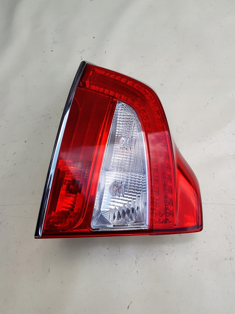 LAMPA TYLNA LEWA TYŁ VOLVO S80 1316r LED 31364291