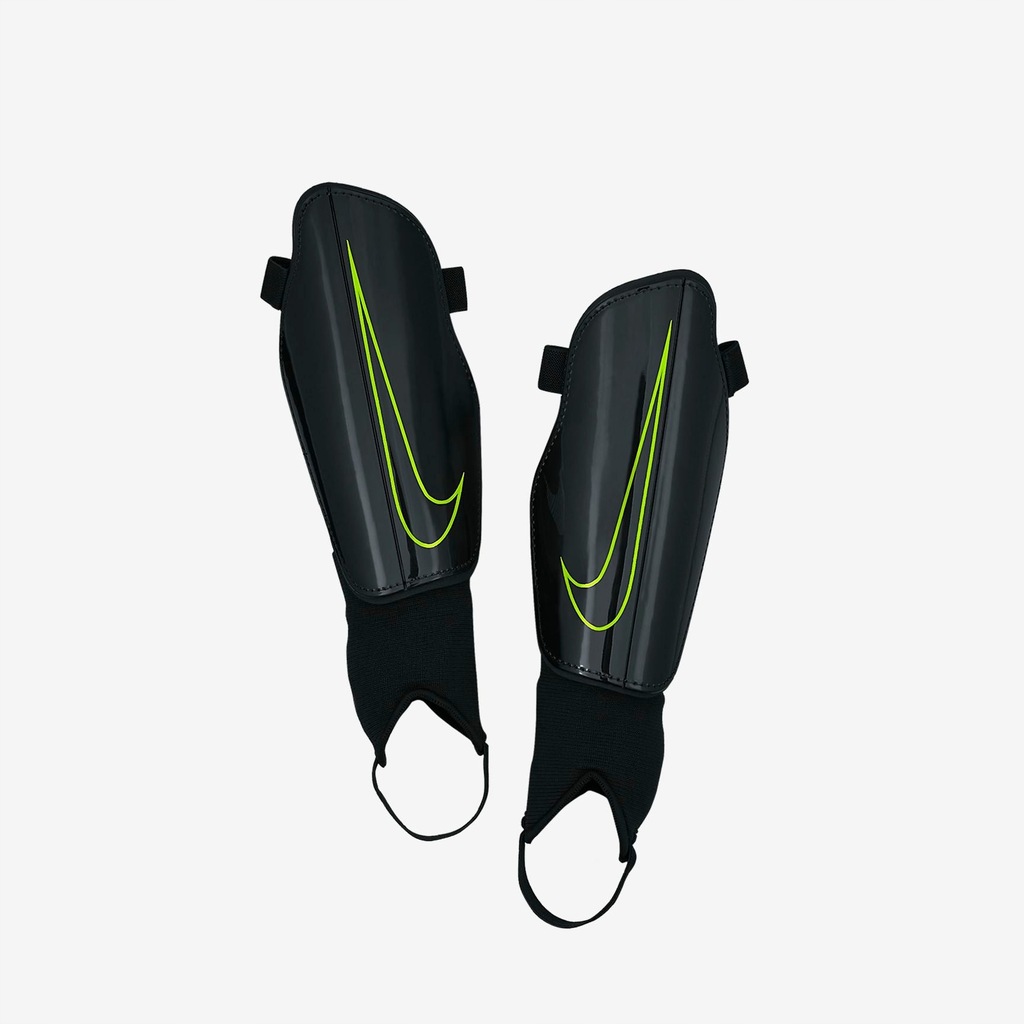 Ochraniacze na goleń i kostkę Nike Charge r. S czarny