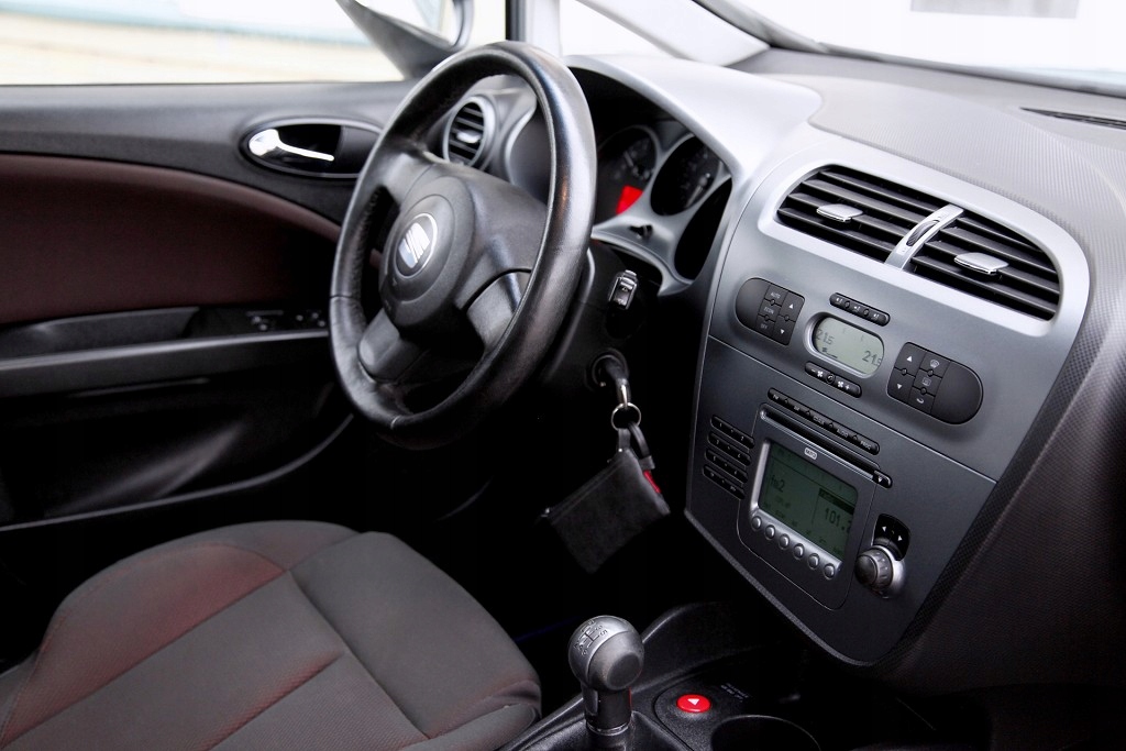 Купить Seat Leon 2.0 150 л.с./климатроник/парктроник/6 Biego: отзывы, фото, характеристики в интерне-магазине Aredi.ru