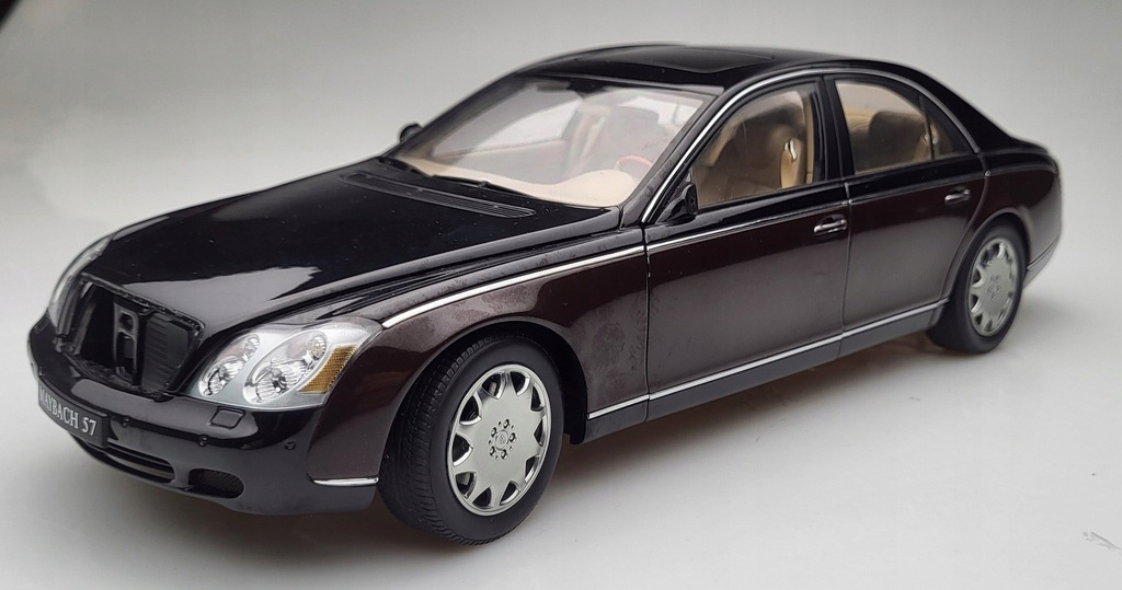 ミニカー Autoart1/18  Maybach 57 22\" Wheel ミニカー Autoart1/18 Maybach 57 22