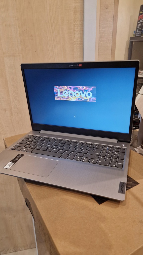 Laptop Lenovo 81WE 15"Intel Core i3 8GB/256GB