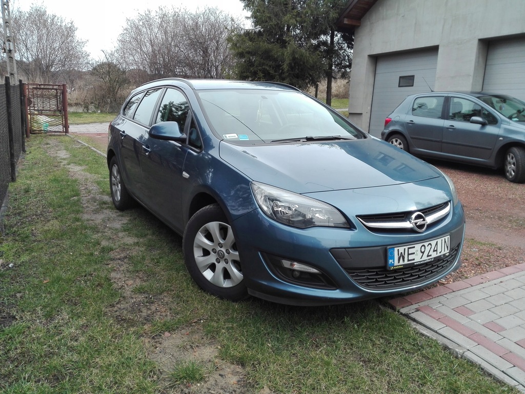 OPEL ASTRA J Sports Tourer