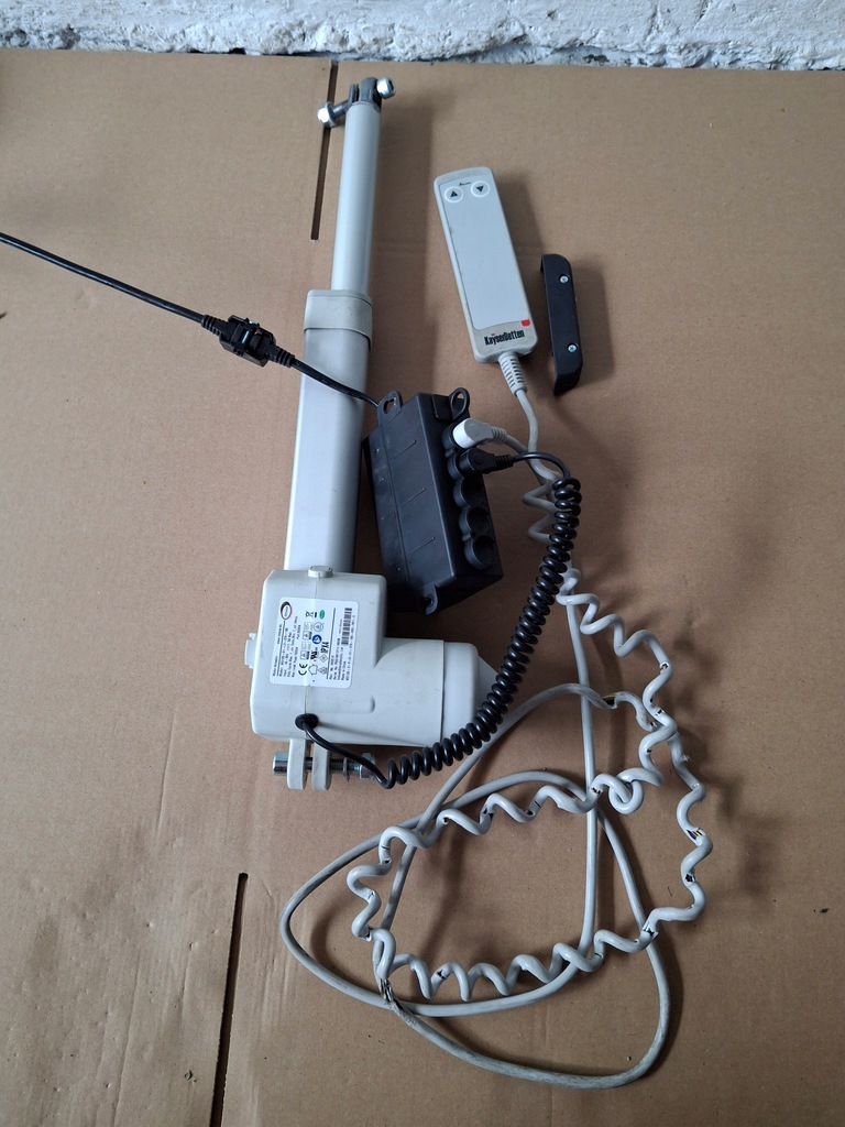 Łóżko rehabilitacyjne siłownik limoss MD120 L3 7000N z pilotem