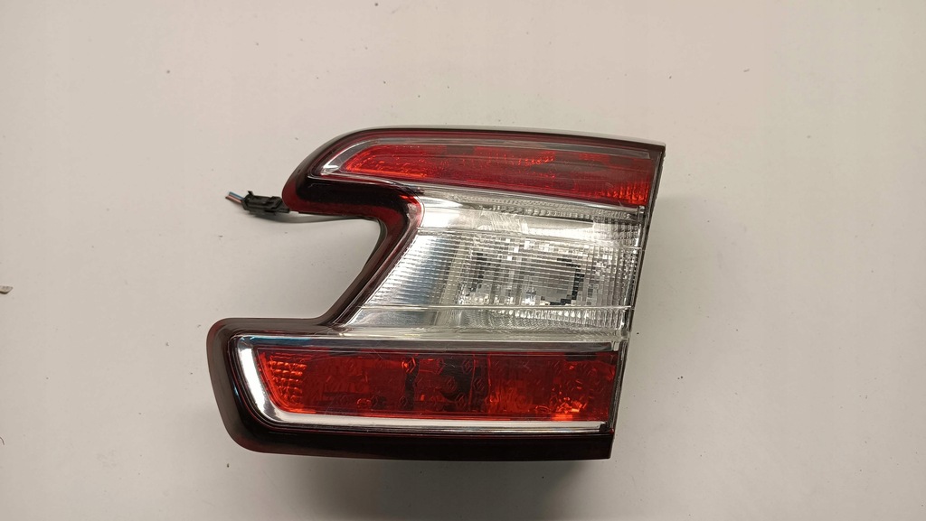 LAMPA TYŁ TYLNA PRAWA RENAULT MEGANE III KOMBI 265550027R 89319421 EUROPA