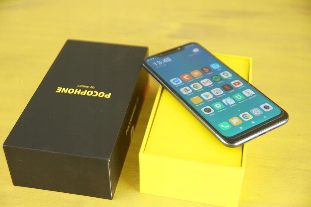 Pocophone F1 6/64GB czarny j.nowy