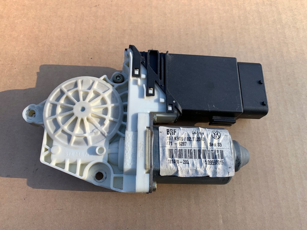 SILNICZEK SZYBY PRZÓD LEWY 1J0959801F LEON I TOLEDO II 100% SPRAWNY ORYGINA